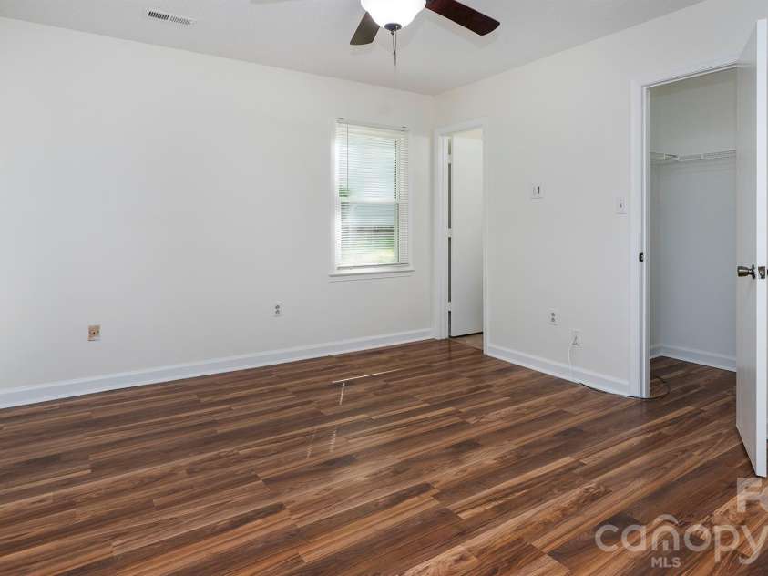 5209 Birchbark Lane, Charlotte, NC 28227.  MLS# CAR4407538, YatesRealty ID 40050. 