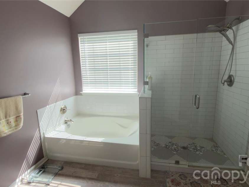 5227 Eagle Creek Drive, Charlotte, NC 28269.  MLS# CAR4398762, YatesRealty ID 40051. 