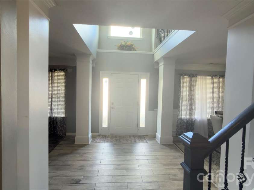5227 Eagle Creek Drive, Charlotte, NC 28269.  MLS# CAR4398762, YatesRealty ID 40051. 