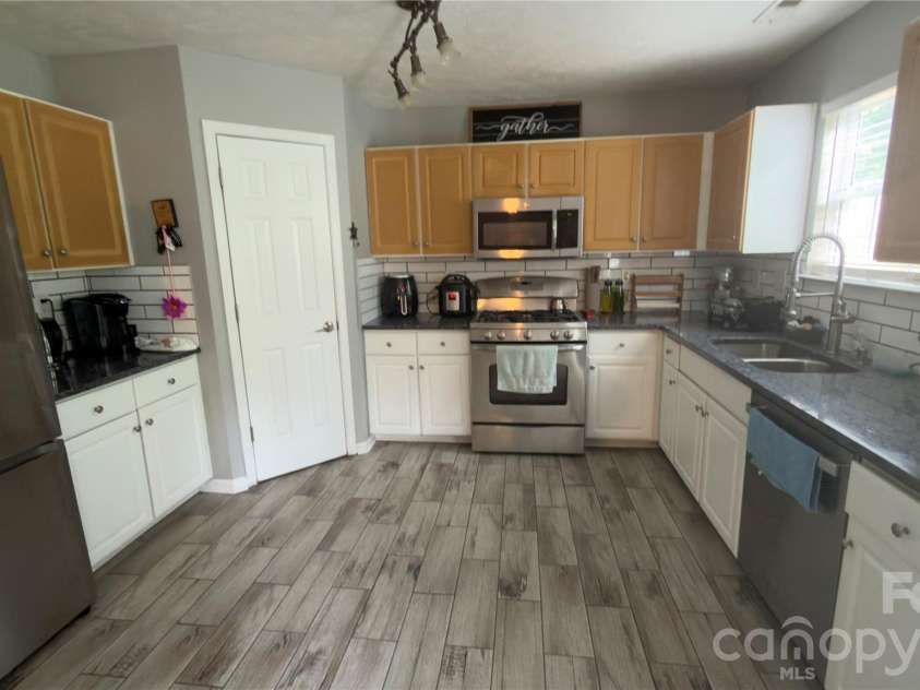 5227 Eagle Creek Drive, Charlotte, NC 28269.  MLS# CAR4398762, YatesRealty ID 40051. 