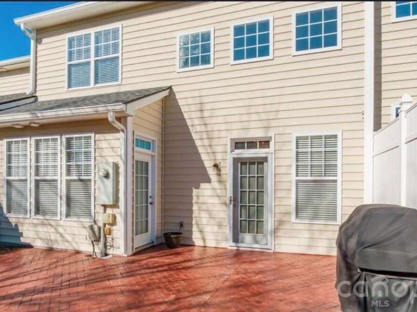 555 Pine Links Drive, Tega Cay, SC 29708.  MLS# CAR4407546, YatesRealty ID 40052. 