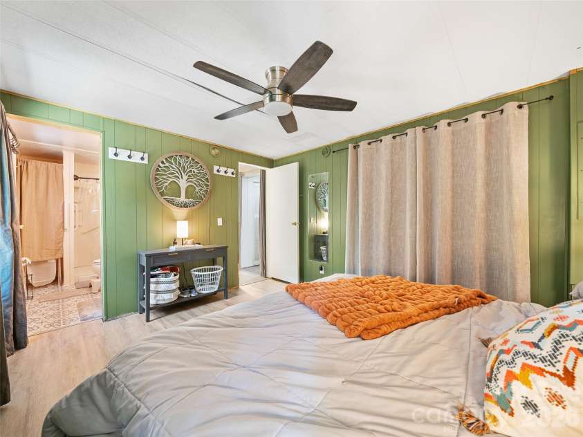 2 Lost Forest Drive, Candler, NC 28715.  MLS# CAR4402355, YatesRealty ID 40053. 