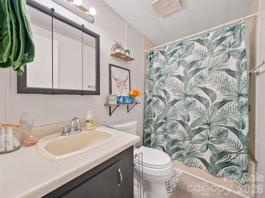 2 Lost Forest Drive, Candler, NC 28715.  MLS# CAR4402355, YatesRealty ID 40053. 