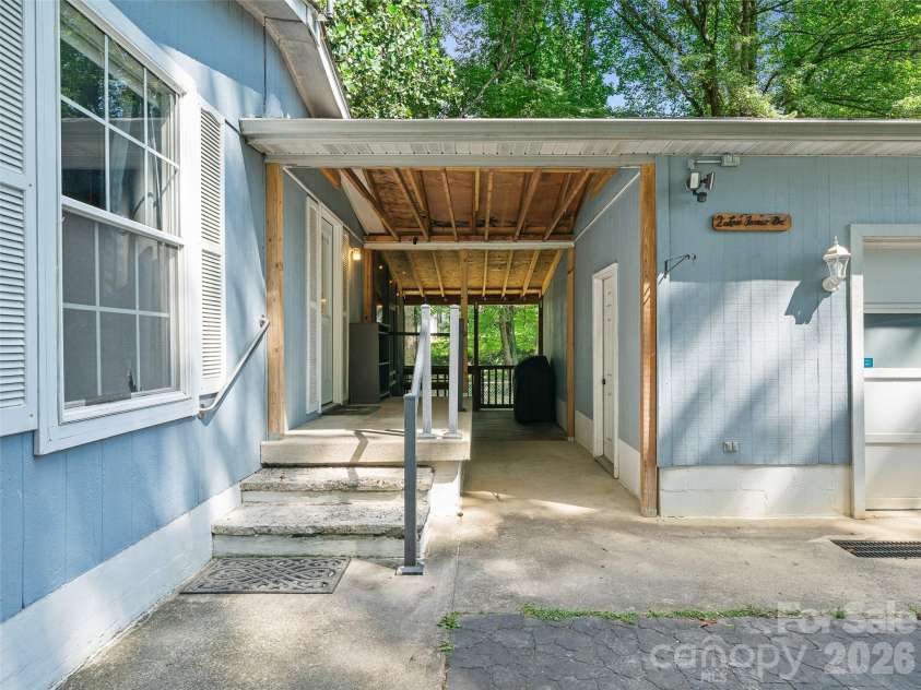 2 Lost Forest Drive, Candler, NC 28715.  MLS# CAR4402355, YatesRealty ID 40053. 