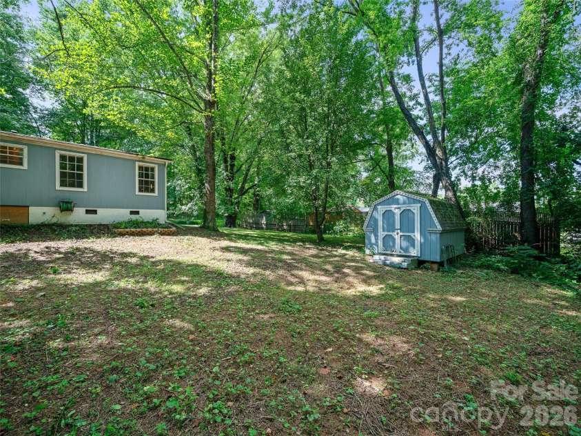 2 Lost Forest Drive, Candler, NC 28715.  MLS# CAR4402355, YatesRealty ID 40053. 