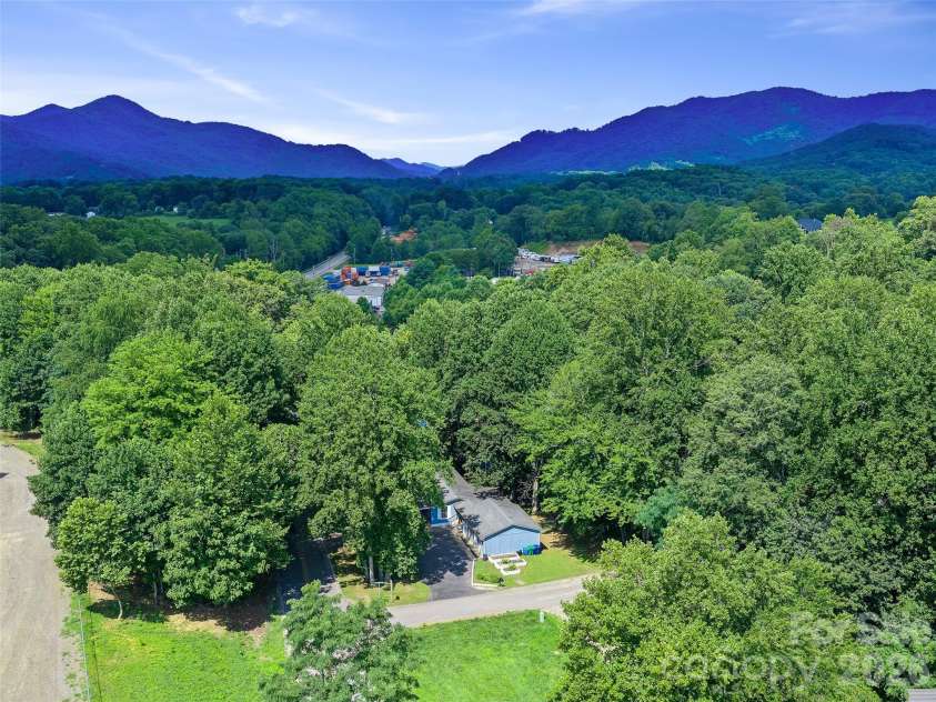 2 Lost Forest Drive, Candler, NC 28715.  MLS# CAR4402355, YatesRealty ID 40053. 
