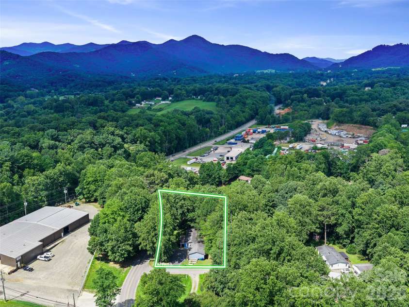 2 Lost Forest Drive, Candler, NC 28715.  MLS# CAR4402355, YatesRealty ID 40053. 
