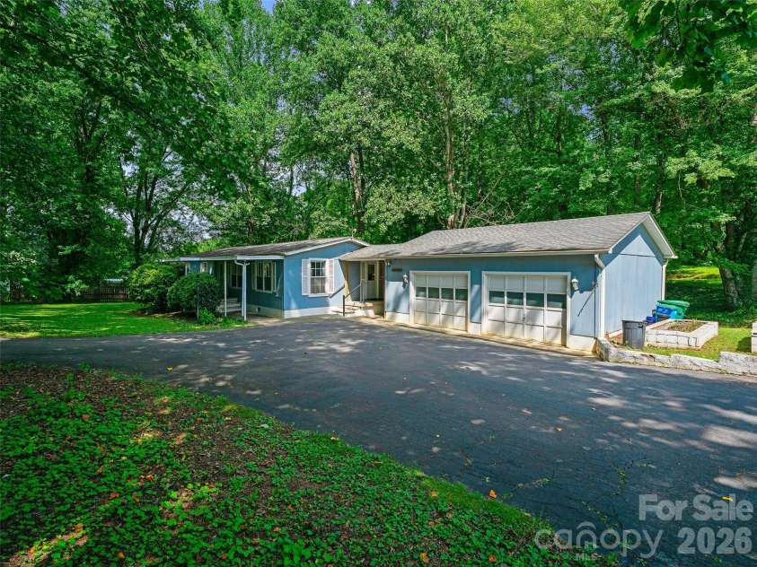 2 Lost Forest Drive, Candler, NC 28715.  MLS# CAR4402355, YatesRealty ID 40053. 