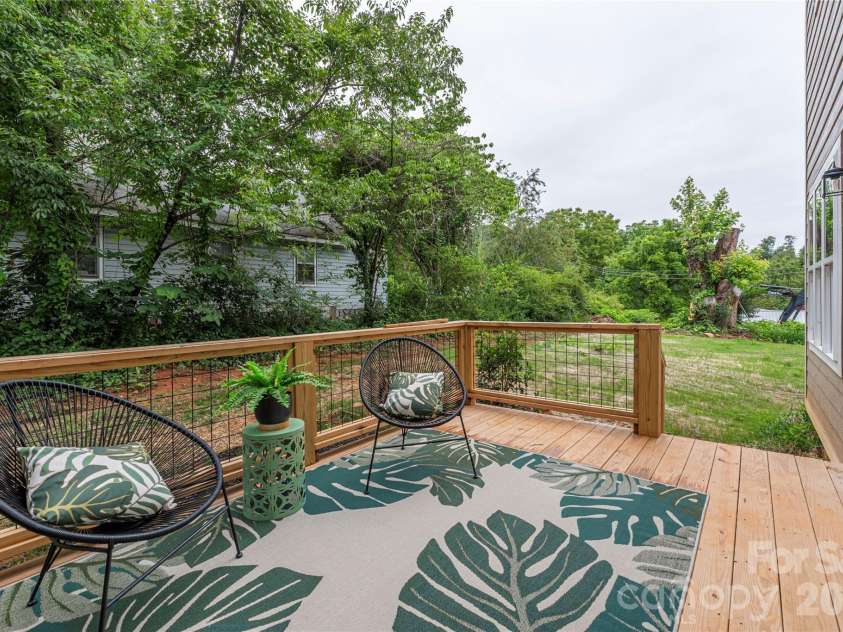 33 Elkwood Avenue, Asheville, NC 28804.  MLS# CAR4402115, YatesRealty ID 40057. 