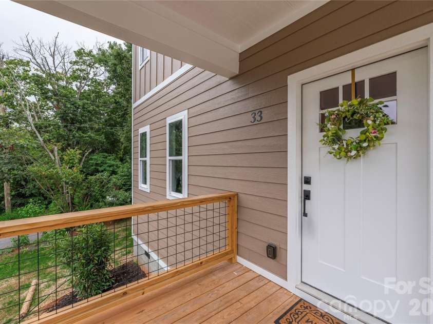 33 Elkwood Avenue, Asheville, NC 28804.  MLS# CAR4402115, YatesRealty ID 40057. 