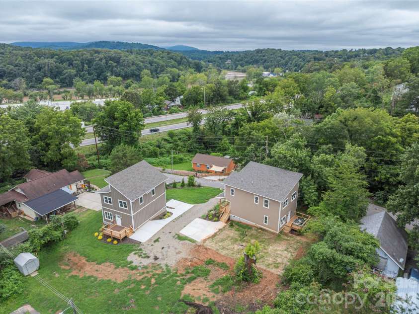 33 Elkwood Avenue, Asheville, NC 28804.  MLS# CAR4402115, YatesRealty ID 40057. 