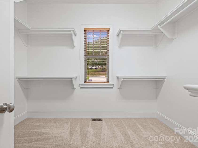 1727 Mineral Springs Road, Lake Wylie, SC 29710.  MLS# CAR4271918, YatesRealty ID 40058. Walk-In Closet