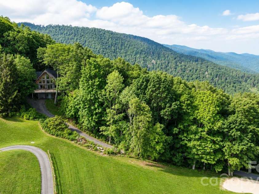 61 Skyfire Drive, Burnsville, NC 28714.  MLS# CAR4407983, YatesRealty ID 40058. 