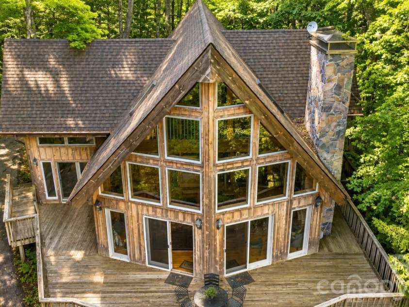 61 Skyfire Drive, Burnsville, NC 28714.  MLS# CAR4407983, YatesRealty ID 40058. 