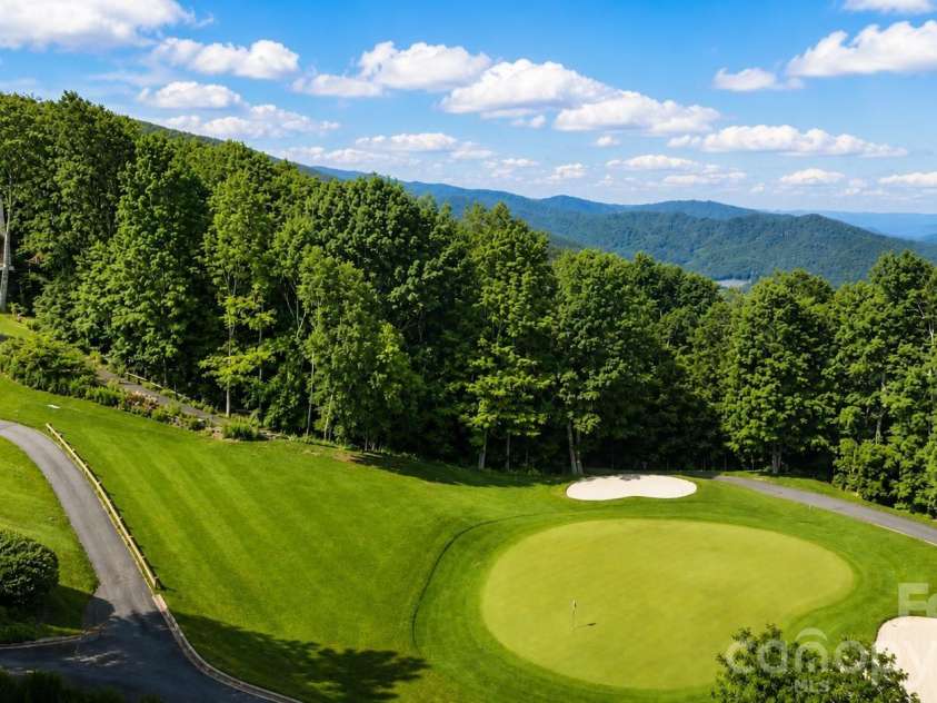 61 Skyfire Drive, Burnsville, NC 28714.  MLS# CAR4407983, YatesRealty ID 40058. 