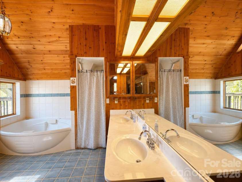 61 Skyfire Drive, Burnsville, NC 28714.  MLS# CAR4407983, YatesRealty ID 40058. 