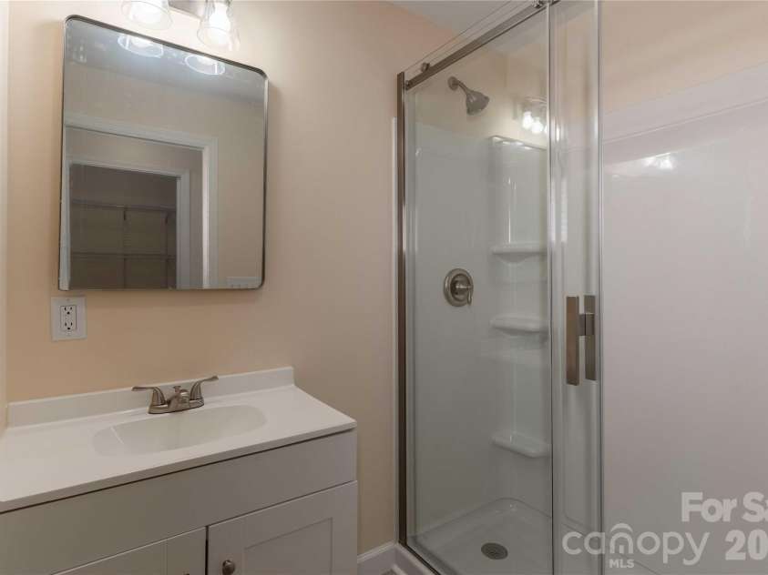 422 Hebron Road, Hendersonville, NC 28739.  MLS# CAR4319667, YatesRealty ID 4006. Primary bath
