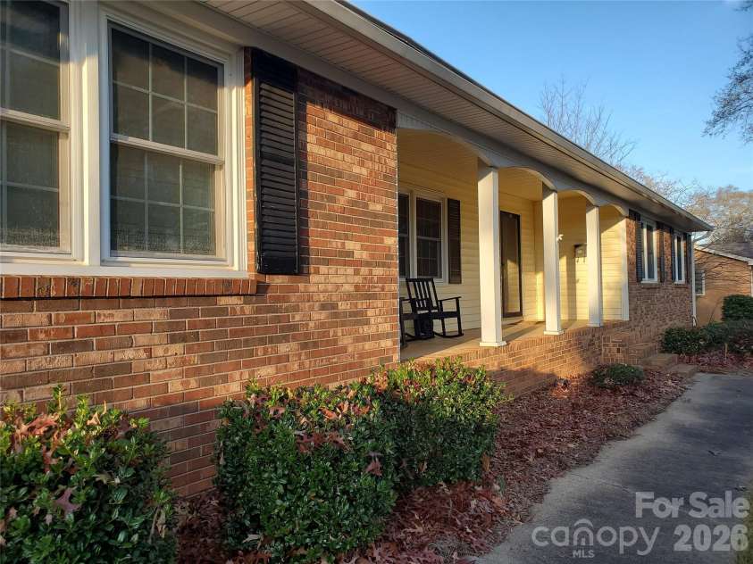 2318 Shaw Avenue, Gastonia, NC 28054.  MLS# CAR4403730, YatesRealty ID 40060. 
