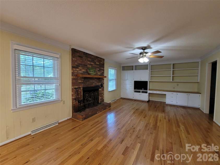 2318 Shaw Avenue, Gastonia, NC 28054.  MLS# CAR4403730, YatesRealty ID 40060. 
