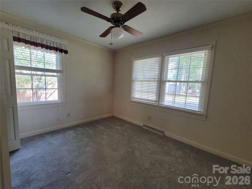 2318 Shaw Avenue, Gastonia, NC 28054.  MLS# CAR4403730, YatesRealty ID 40060. 