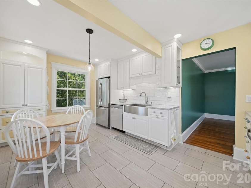 104 Jefferson Street, Morganton, NC 28655.  MLS# CAR4408057, YatesRealty ID 40062. 