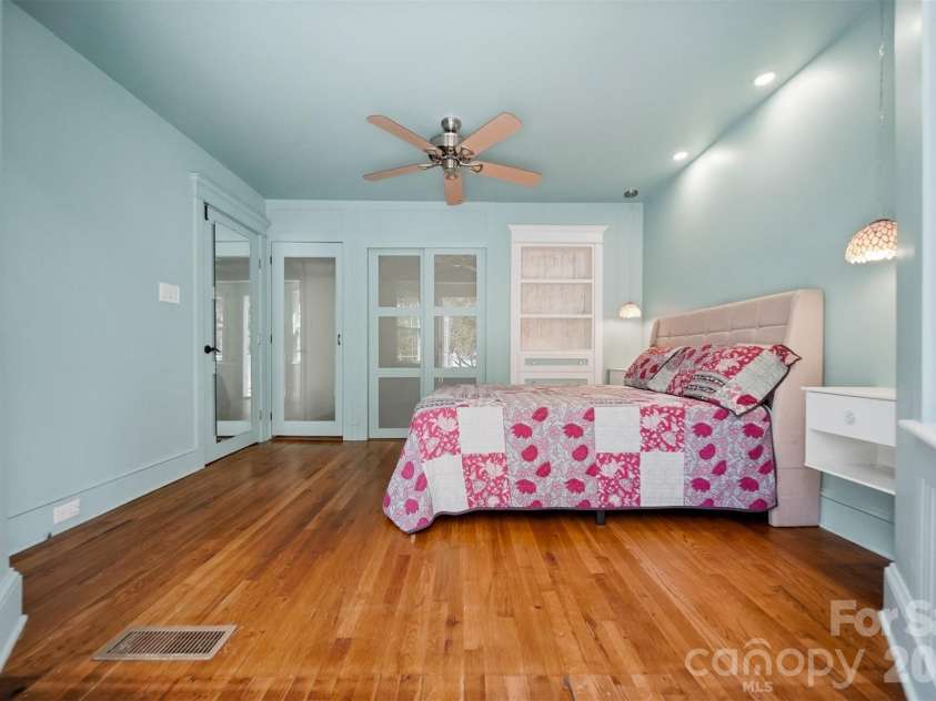 104 Jefferson Street, Morganton, NC 28655.  MLS# CAR4408057, YatesRealty ID 40062. 