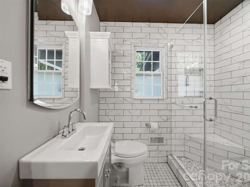 104 Jefferson Street, Morganton, NC 28655.  MLS# CAR4408057, YatesRealty ID 40062. 