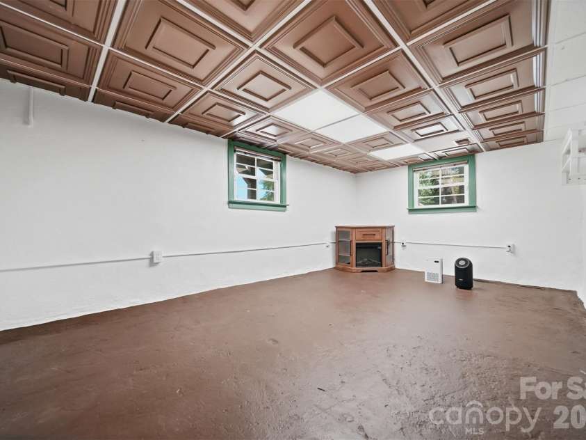 104 Jefferson Street, Morganton, NC 28655.  MLS# CAR4408057, YatesRealty ID 40062. 