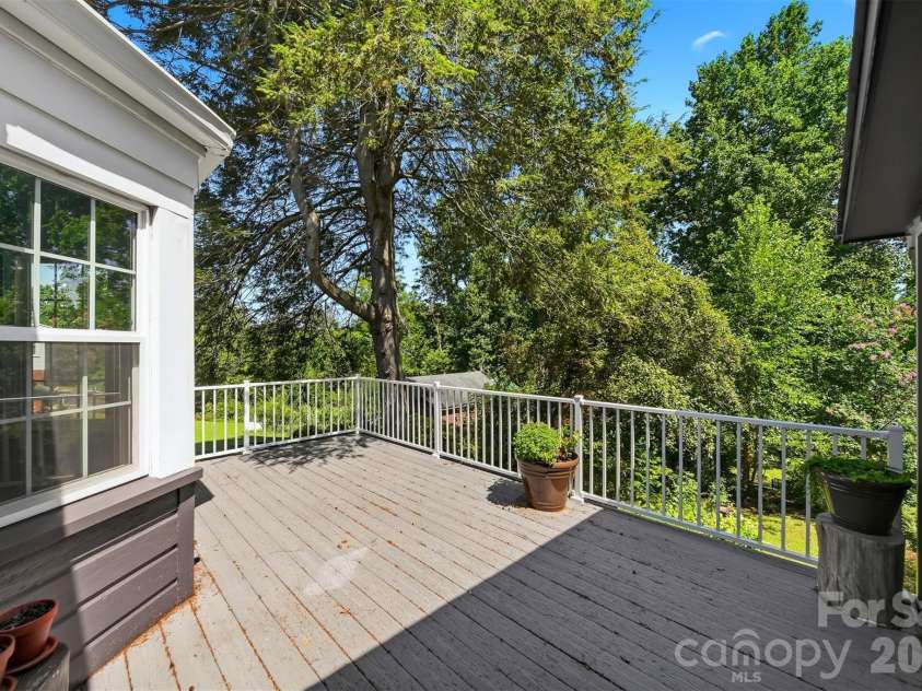 104 Jefferson Street, Morganton, NC 28655.  MLS# CAR4408057, YatesRealty ID 40062. 