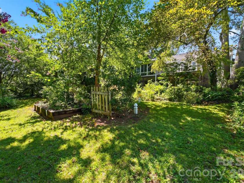 104 Jefferson Street, Morganton, NC 28655.  MLS# CAR4408057, YatesRealty ID 40062. 