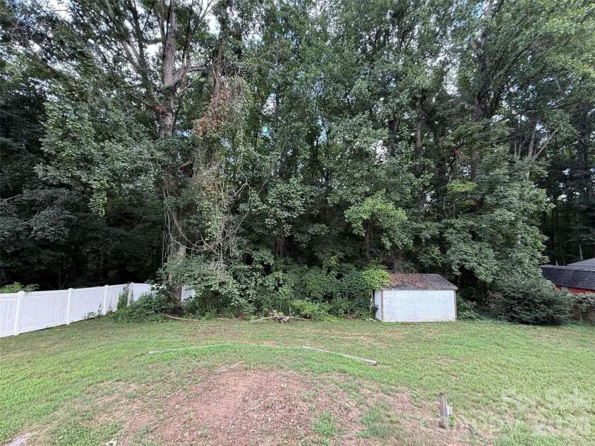 4620 Maplecrest Drive, Gastonia, NC 28056.  MLS# CAR4408097, YatesRealty ID 40064. 