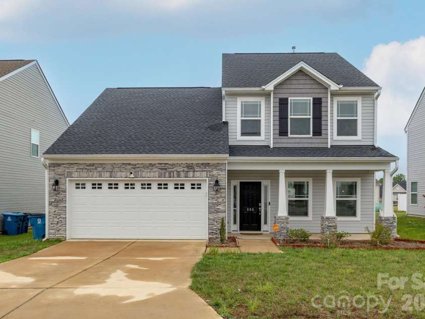 668 Palomino Mustang Drive, Whitsett, NC 27377.  MLS# CAR4407147, YatesRealty ID 40065. 