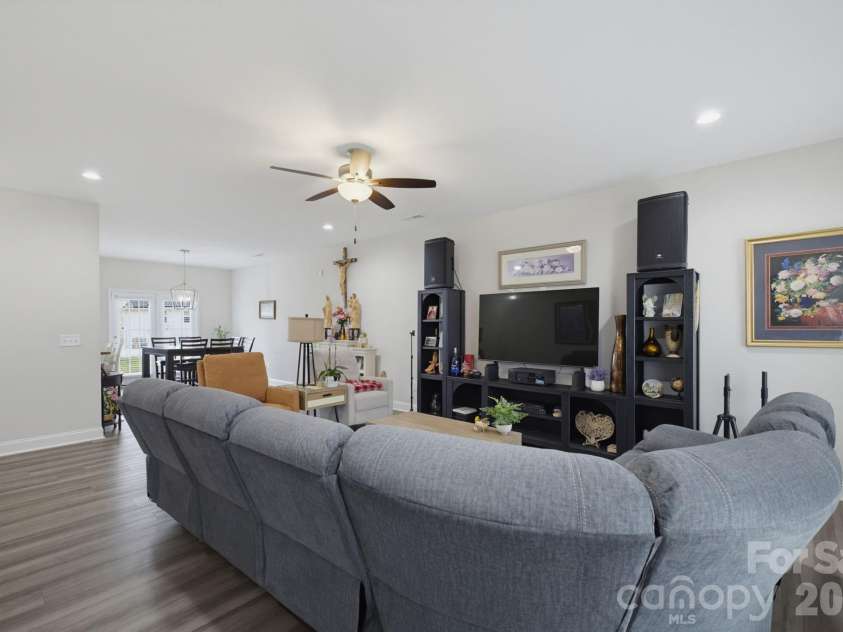 668 Palomino Mustang Drive, Whitsett, NC 27377.  MLS# CAR4407147, YatesRealty ID 40065. 