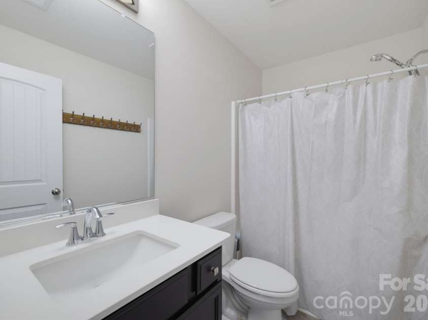 668 Palomino Mustang Drive, Whitsett, NC 27377.  MLS# CAR4407147, YatesRealty ID 40065. 