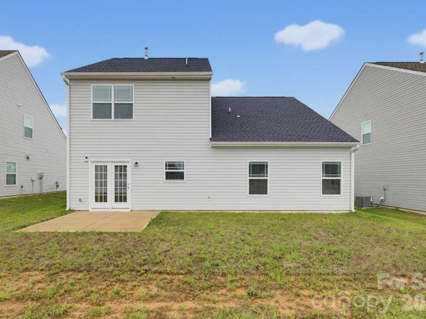 668 Palomino Mustang Drive, Whitsett, NC 27377.  MLS# CAR4407147, YatesRealty ID 40065. 