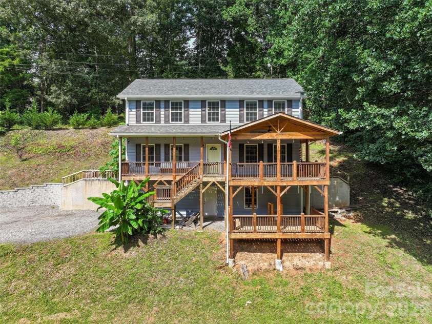 133 Shadow Oak Lane, Clyde, NC 28721.  MLS# CAR4408116, YatesRealty ID 40066. 