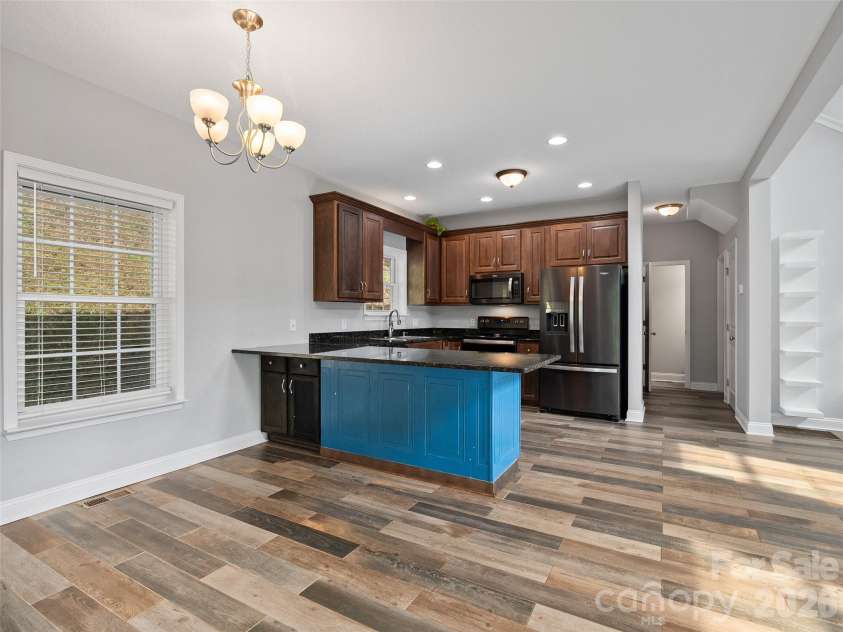 133 Shadow Oak Lane, Clyde, NC 28721.  MLS# CAR4408116, YatesRealty ID 40066. 