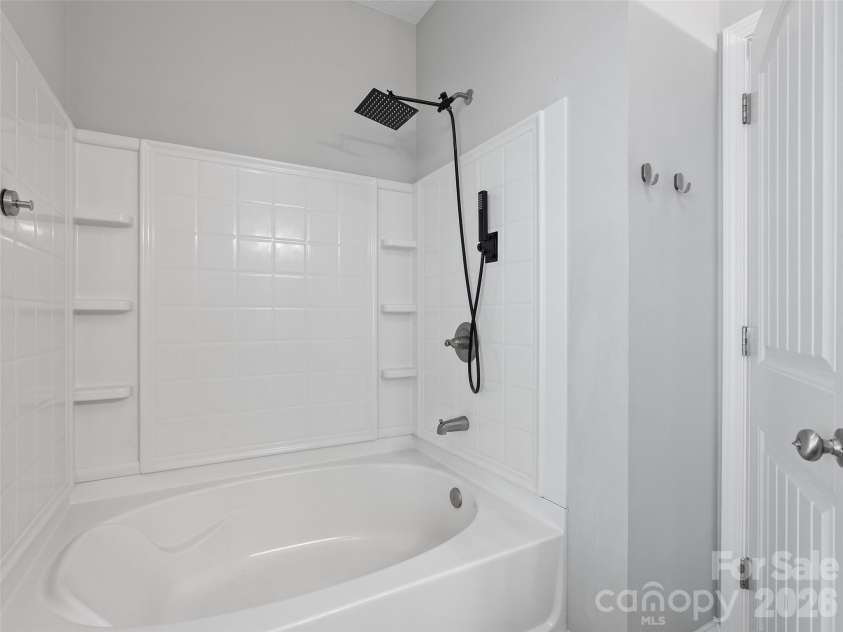 133 Shadow Oak Lane, Clyde, NC 28721.  MLS# CAR4408116, YatesRealty ID 40066. 