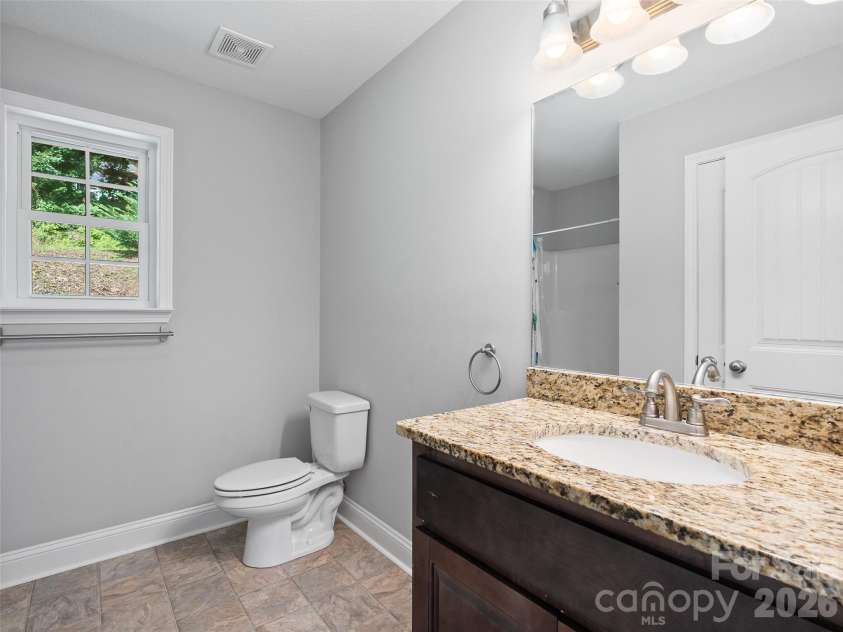 133 Shadow Oak Lane, Clyde, NC 28721.  MLS# CAR4408116, YatesRealty ID 40066. 