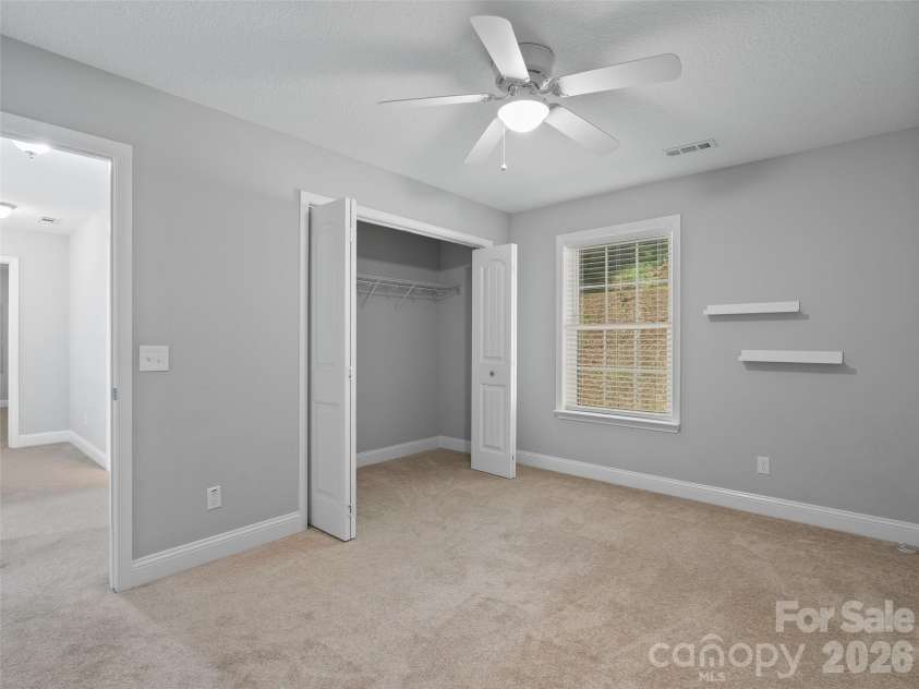133 Shadow Oak Lane, Clyde, NC 28721.  MLS# CAR4408116, YatesRealty ID 40066. 