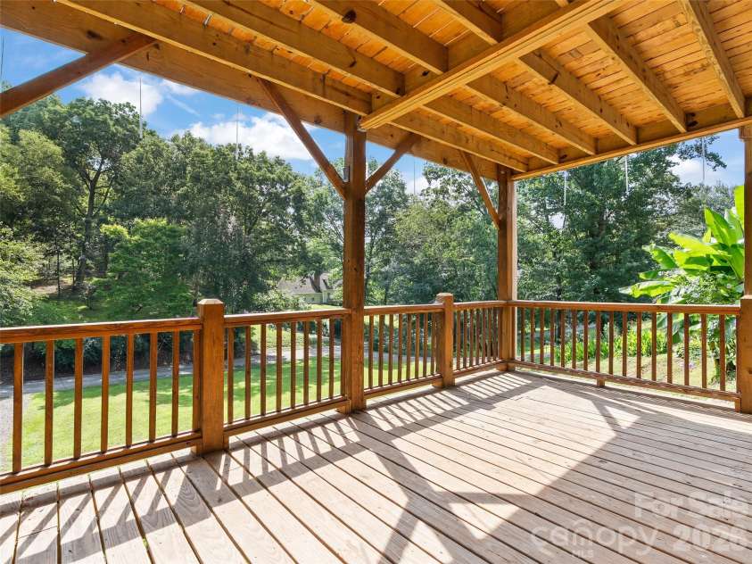 133 Shadow Oak Lane, Clyde, NC 28721.  MLS# CAR4408116, YatesRealty ID 40066. 