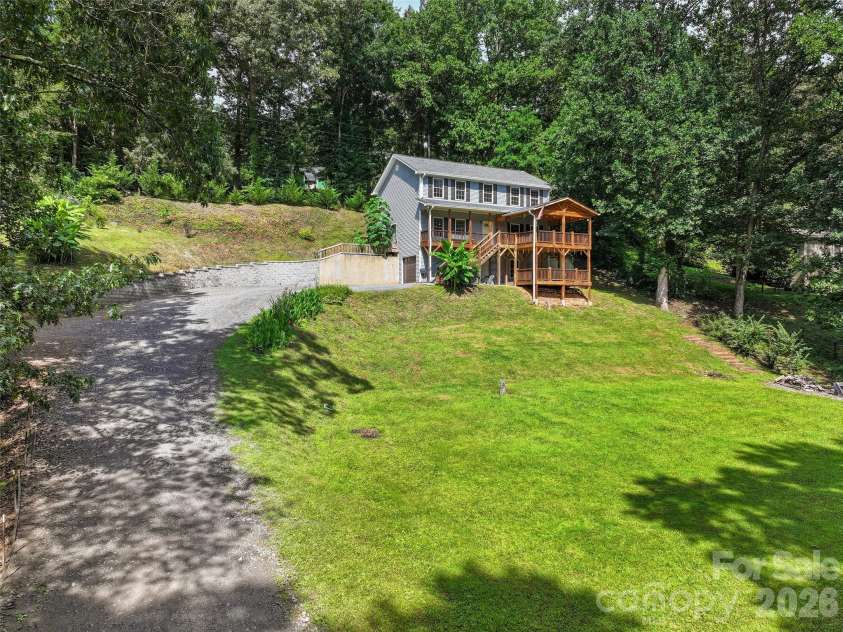133 Shadow Oak Lane, Clyde, NC 28721.  MLS# CAR4408116, YatesRealty ID 40066. 