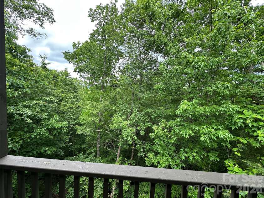 880 Rochester Drive, Cashiers, NC 28717.  MLS# CAR4408151, YatesRealty ID 40069. 