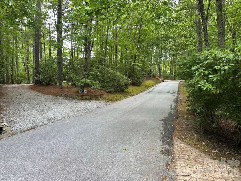 880 Rochester Drive, Cashiers, NC 28717.  MLS# CAR4408151, YatesRealty ID 40069. 