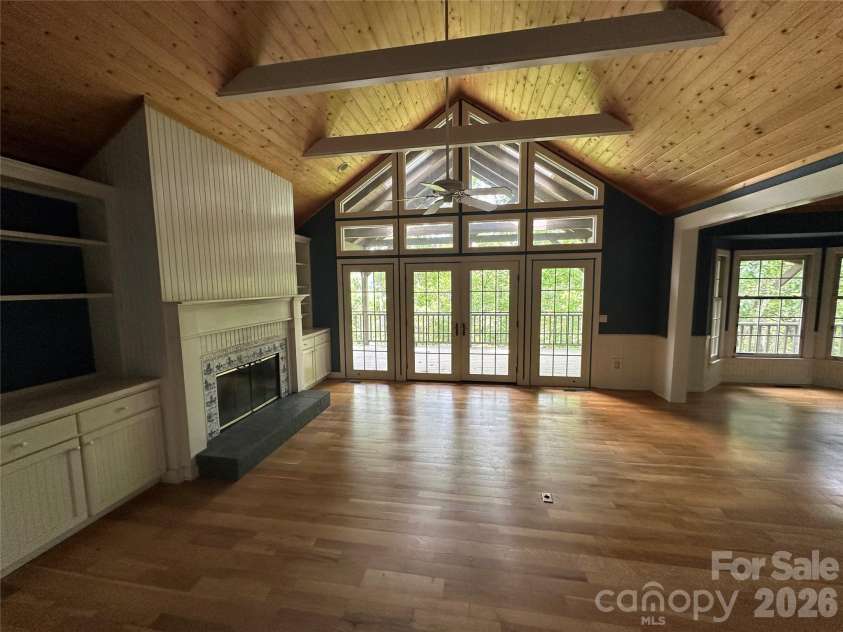 880 Rochester Drive, Cashiers, NC 28717.  MLS# CAR4408151, YatesRealty ID 40069. 