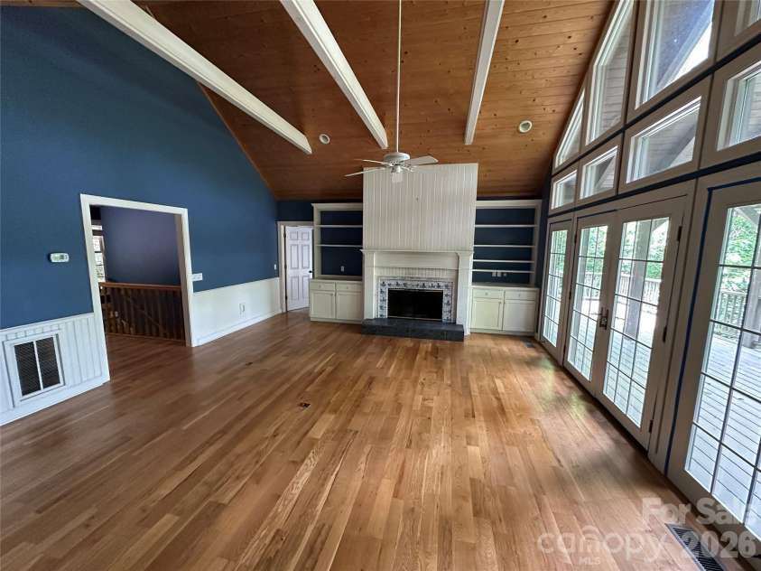 880 Rochester Drive, Cashiers, NC 28717.  MLS# CAR4408151, YatesRealty ID 40069. 