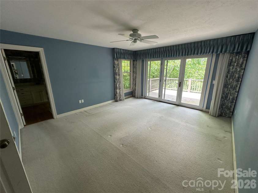 880 Rochester Drive, Cashiers, NC 28717.  MLS# CAR4408151, YatesRealty ID 40069. 