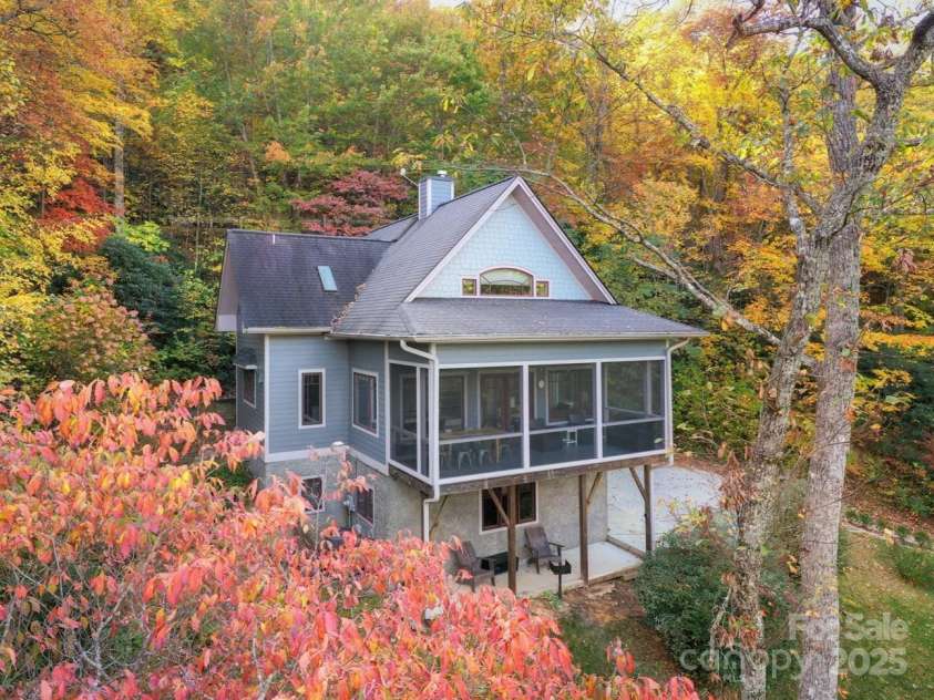 18 Wood Haven Lane, Black Mountain, NC 28711.  MLS# CAR4228903, YatesRealty ID 4007. 18 Wood Haven Lane