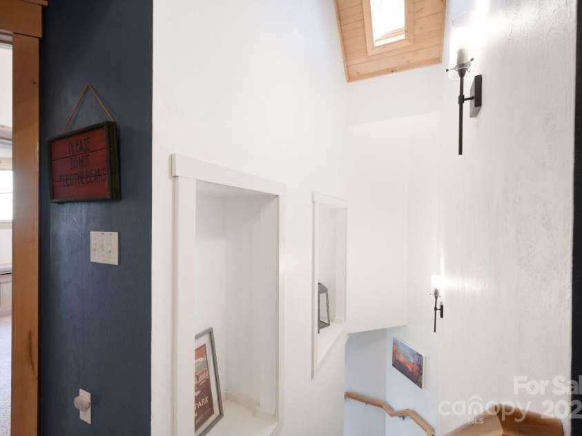 18 Wood Haven Lane, Black Mountain, NC 28711.  MLS# CAR4228903, YatesRealty ID 4007. Architectural Features Throughout