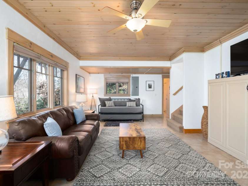 18 Wood Haven Lane, Black Mountain, NC 28711.  MLS# CAR4228903, YatesRealty ID 4007. Most Furnishings Available to Discuss Separately